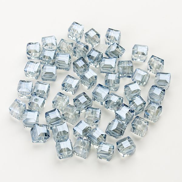 Бусины-кубики 6 мм серо-голубой прозрачный