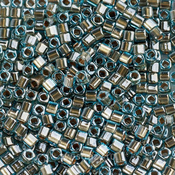 Бисер Cube 1,5 mm #0990 Внутренняя позолота морская вода
