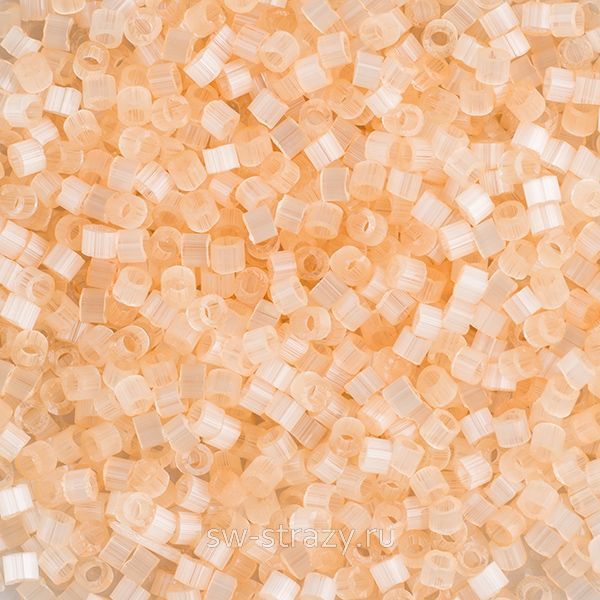 Delica Beads 11/0 DB0821 Pale Apricot Silk Satin
